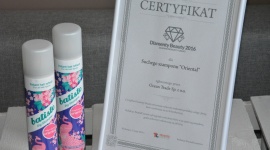 Batiste z trzema Diamentami Beauty! LIFESTYLE, Uroda - Podczas II edycji konkursu „Diamenty Beauty 2016” aż trzy produkty marki Batiste zostały nagrodzone prestiżowymi Diamentami. Redakcja serwisu Trusted Cosmetics nagrodziła suchy szampon Oriental, Heavenly Volume oraz XXL Volume Spray z nowej linii do stylizacji Batiste Stylist.